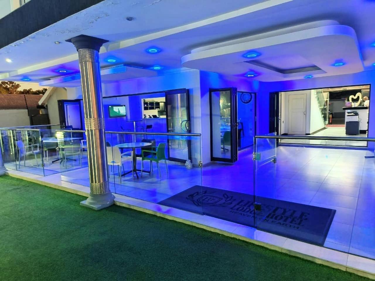 Lifestyle Lodge Hotel Vereeniging Buitenkant foto